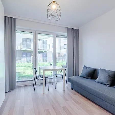 Mieszkanie Z Hala Garazowa Krolowej Jadwigi Apartmán *